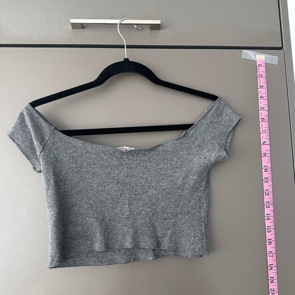 Brandy Melville Cropped Off-Shoulder Top in Grey - Picture 5 of 5